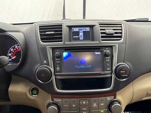 Used 2013 Toyota Highlander Limited image 29