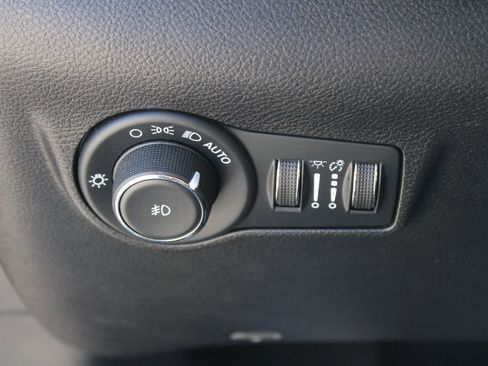 Used 2022 Jeep Compass Latitude image 25