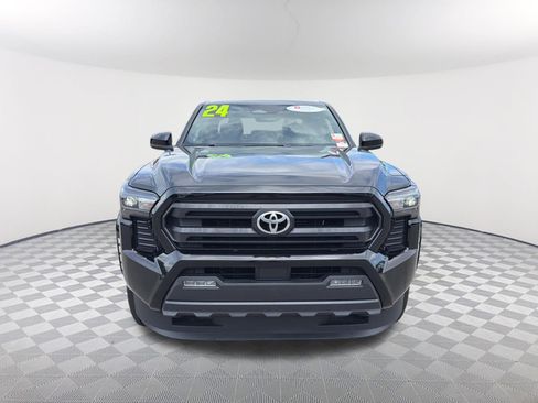 Certified 2024 Toyota Tacoma SR5 AWD/4WD image 2