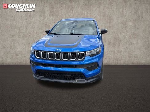 Used 2023 Jeep Compass Sport w/ Mopar Graphics Package AWD/4WD image 4