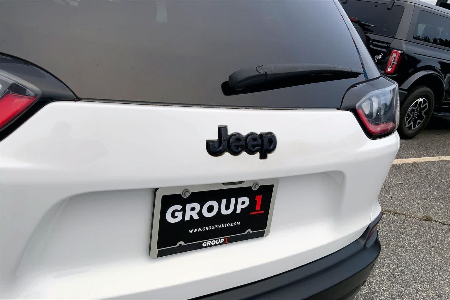 Used 2020 Jeep Cherokee Latitude Plus FWD image 27