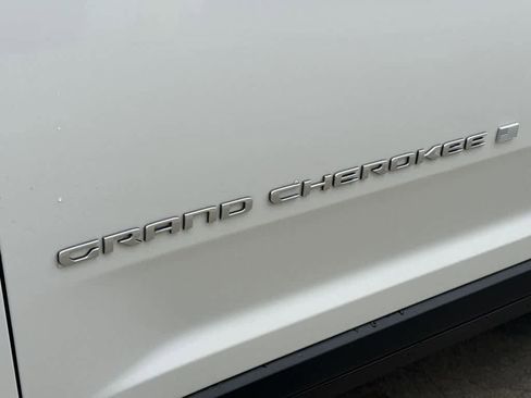 New 2026 Jeep Grand Cherokee Laredo X RWD image 8