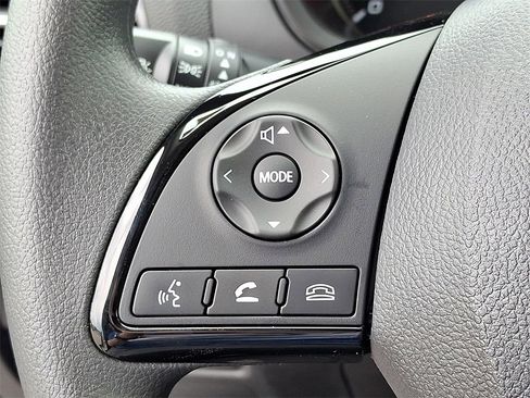 Used 2025 Mitsubishi Eclipse Cross LE image 9