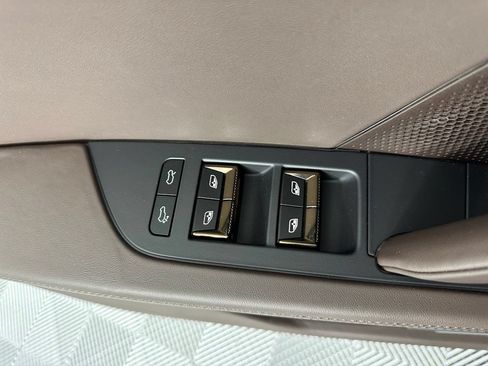 New 2026 Porsche Cayenne Turbo AWD/4WD image 18