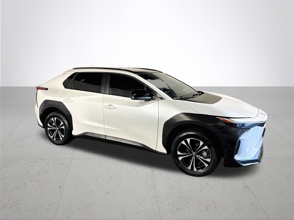 Used 2024 Toyota bZ4X AWD w/ Weather Package image 4
