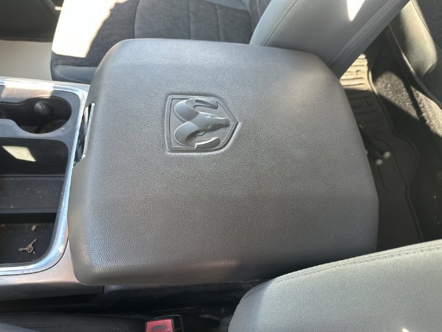 Used 2018 RAM 1500 SLT AWD/4WD image 26