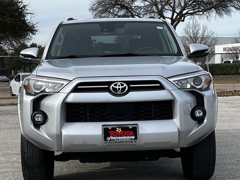 Used 2022 Toyota 4Runner SR5 Premium image 7