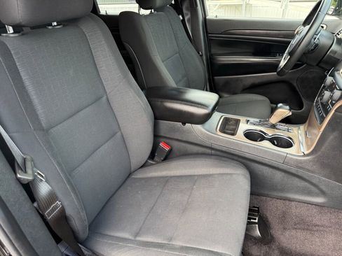 Used 2017 Jeep Grand Cherokee Laredo w/ Quick Order Package 23E image 27