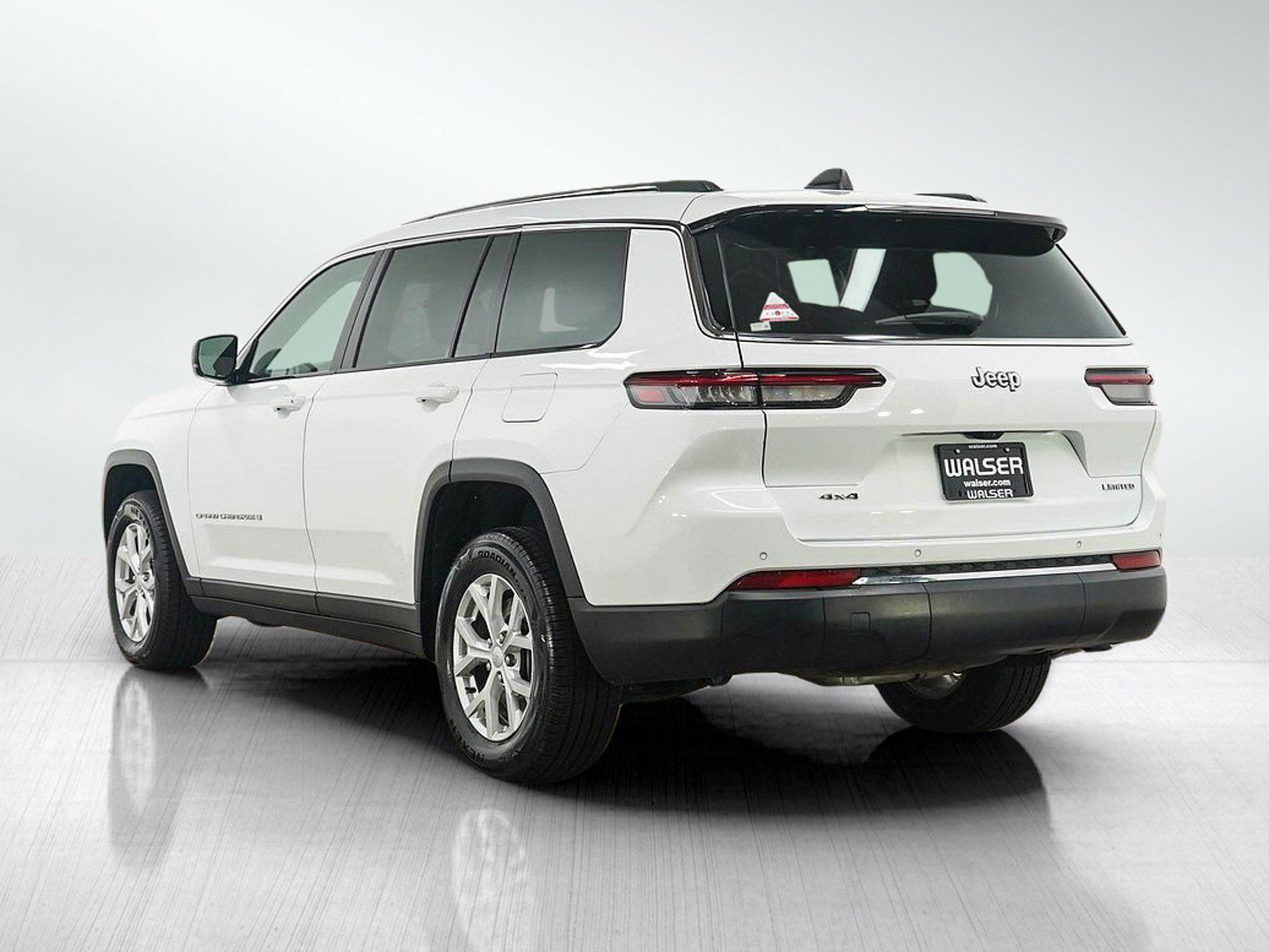 Used 2023 Jeep Grand Cherokee L Limited AWD/4WD image 4
