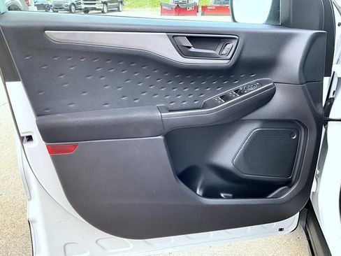 Used 2020 Ford Escape S FWD image 9