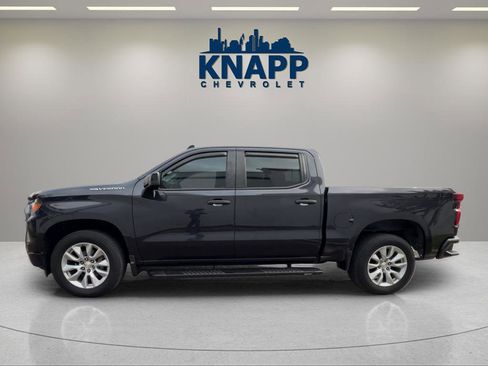 Used 2022 Chevrolet Silverado 1500 Custom RWD image 2