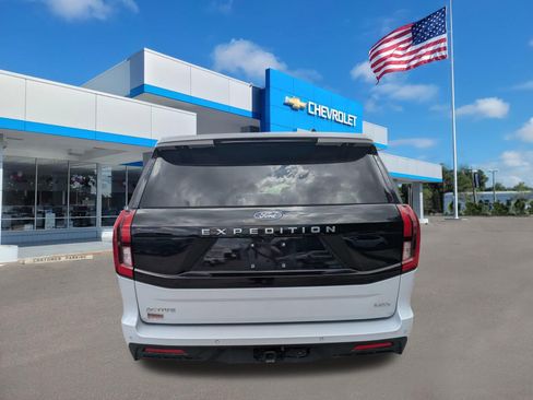 Used 2025 Ford Expedition Max Active AWD/4WD image 4
