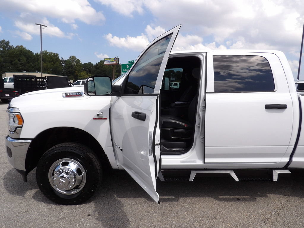 Used 2021 RAM 3500 Tradesman w/ Chrome Appearance Group AWD/4WD image 13