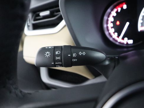 Used 2025 Toyota RAV4 XLE Premium image 26