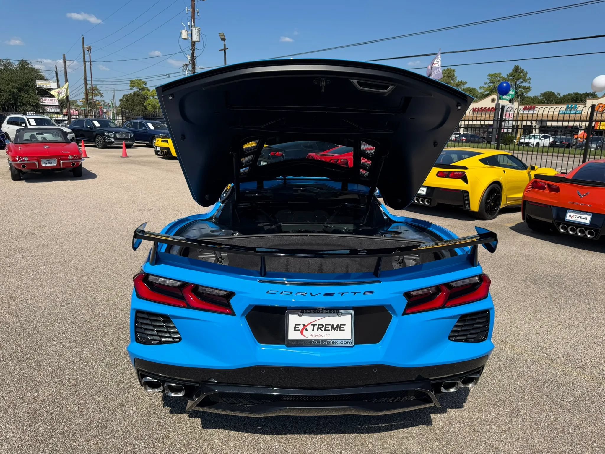 Used 2022 Chevrolet Corvette Stingray Coupe w/ 1LT RWD image 36