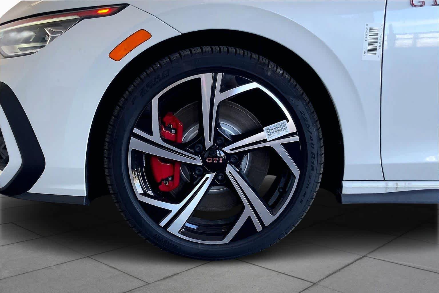 New 2026 Volkswagen GTI SE FWD image 11