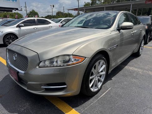 Used 2011 Jaguar XJ RWD image 3