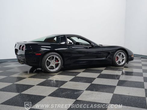 Used 2001 Chevrolet Corvette Coupe w/ Preferred Equipment Group2 RWD image 13