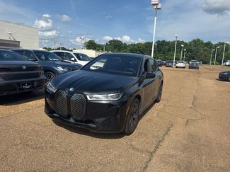 Used 2023 BMW iX xDrive50 w/ Premium Package AWD/4WD video 1