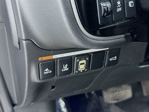 Used 2017 Mitsubishi Outlander SE image 18