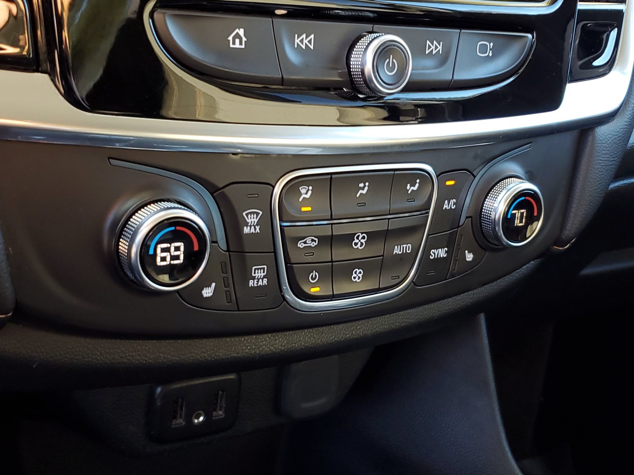 Used 2019 Chevrolet Traverse LT AWD/4WD image 25
