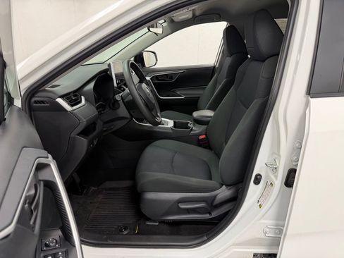 Used 2024 Toyota RAV4 LE AWD/4WD image 18