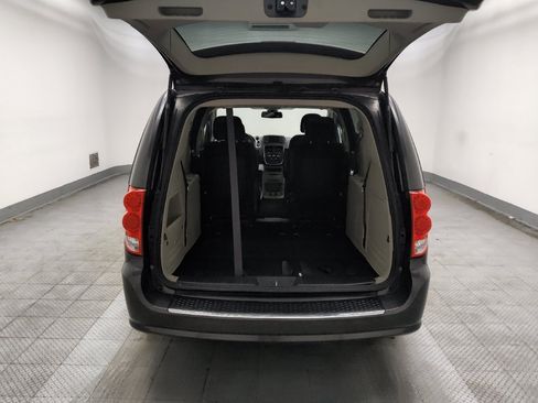 Used 2019 Dodge Grand Caravan SE w/ UConnect Hands-Free Group image 29