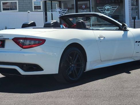 Used 2015 Maserati GranTurismo Sport RWD image 6