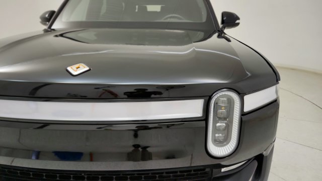 Used 2024 Rivian R1S Adventure Quad AWD/4WD image 23