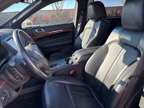 Used 2013 Lincoln MKT Limo image 11