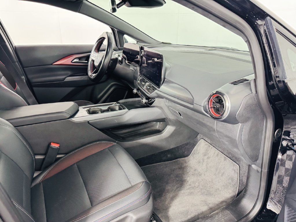 Used 2024 Chevrolet Equinox EV RS FWD image 28