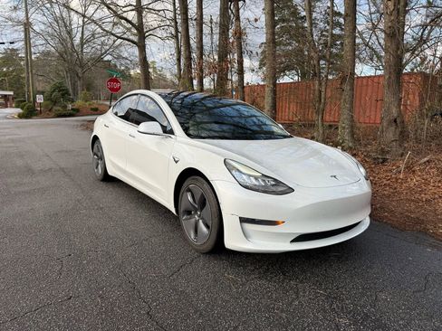 Used 2018 Tesla Model 3 Mid Range RWD image 12