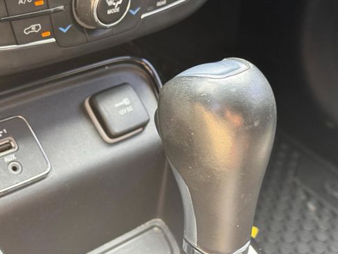 Used 2021 Jeep Compass Latitude image 19