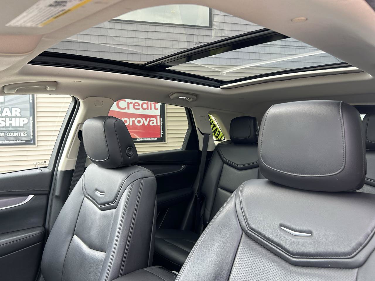 Used 2018 Cadillac XT5 Premium Luxury AWD/4WD image 18