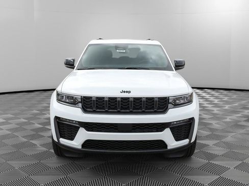 New 2026 Jeep Grand Cherokee Limited w/ Limited Altitude Package AWD/4WD image 9