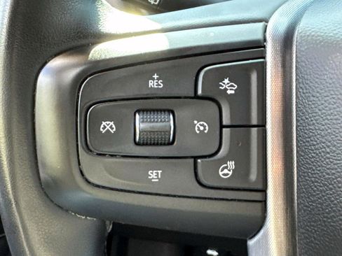 Used 2023 GMC Yukon SLT w/ SLT Luxury Package image 23