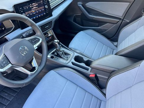 New 2026 Volkswagen Jetta SE image 8