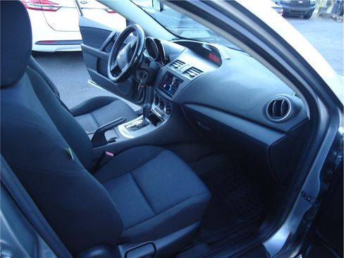 Used 2011 MAZDA MAZDA3 i Sport FWD image 18