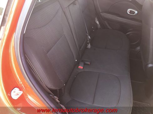 Used 2015 Kia Soul + image 20
