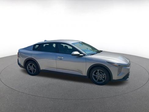 Used 2025 Kia K4 FWD image 2