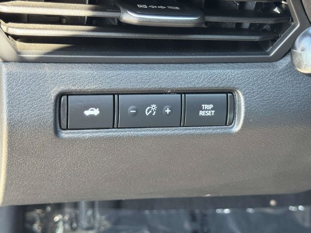 Used 2025 Nissan Altima 2.5 SV FWD image 22