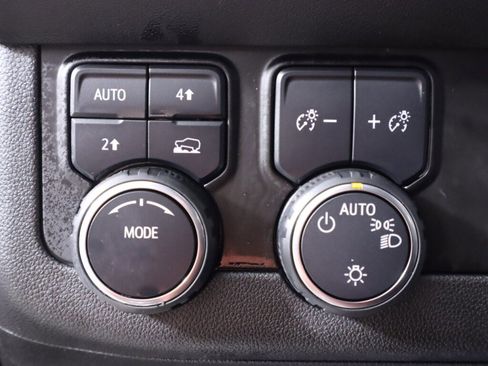 Used 2024 Chevrolet Tahoe LT AWD/4WD image 10
