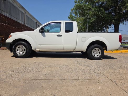 Used 2014 Nissan Frontier S w/ S Preferred Package RWD image 3