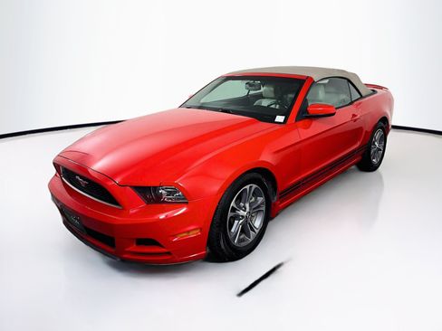 Used 2014 Ford Mustang Premium w/ Comfort Package RWD image 3
