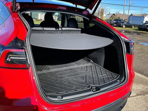 Used 2023 Tesla Model Y Long Range image 36