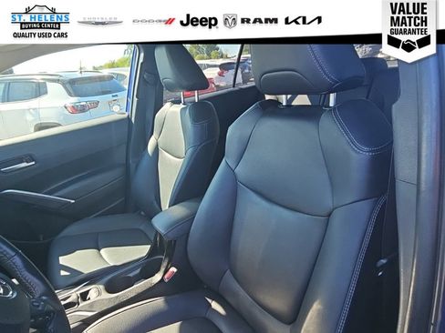Used 2022 Toyota Corolla Cross XLE w/ Convenience Package AWD/4WD image 22