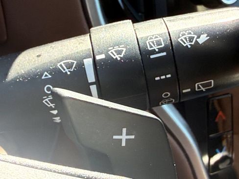 Used 2024 Subaru Outback Touring w/ Popular Package #2 AWD/4WD image 27