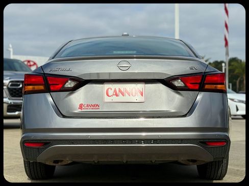 Used 2024 Nissan Altima 2.5 SV image 7