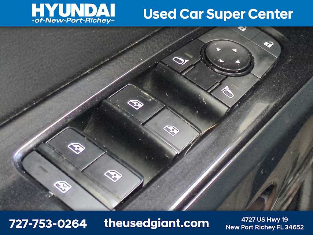 Used 2022 Nissan Pathfinder S FWD image 24