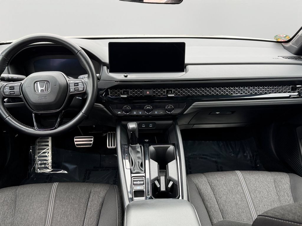 Used 2025 Honda Accord Sport image 16